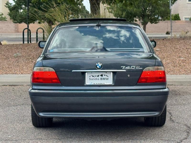 BMW 7 Series 740iL 4dr Sdn 2001