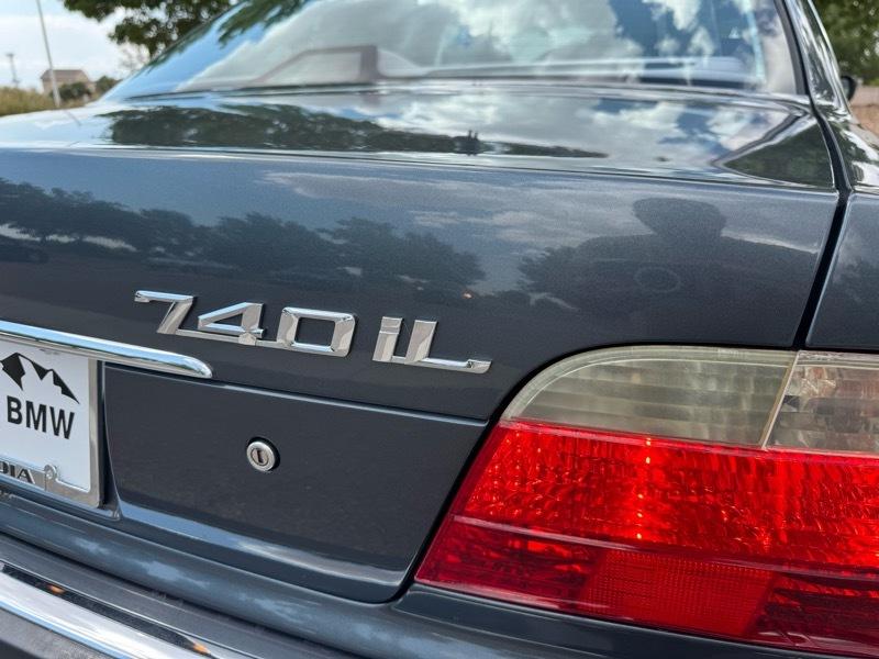 BMW 7 Series 740iL 4dr Sdn 2001