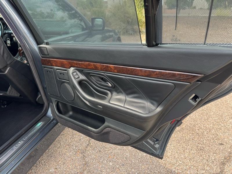 BMW 7 Series 740iL 4dr Sdn 2001