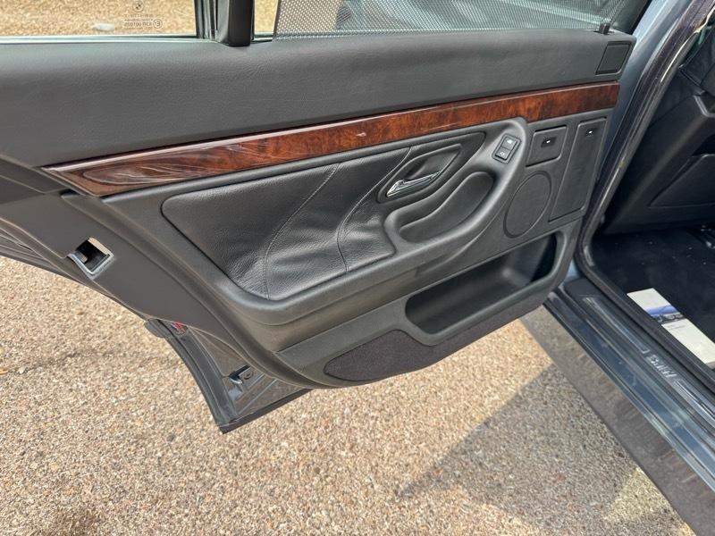 BMW 7 Series 740iL 4dr Sdn 2001