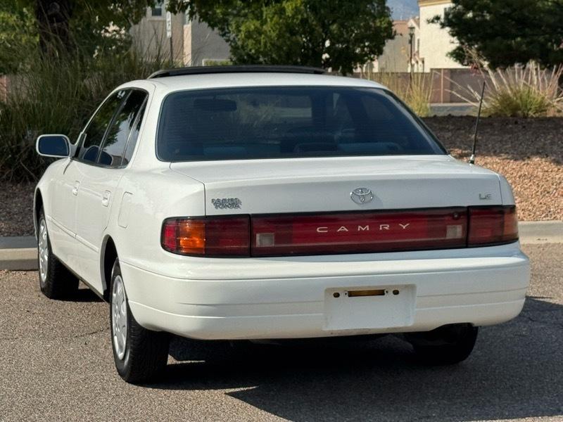 Toyota Camry 4dr Sedan LE Auto 1992