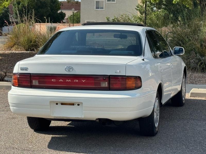 Toyota Camry 4dr Sedan LE Auto 1992