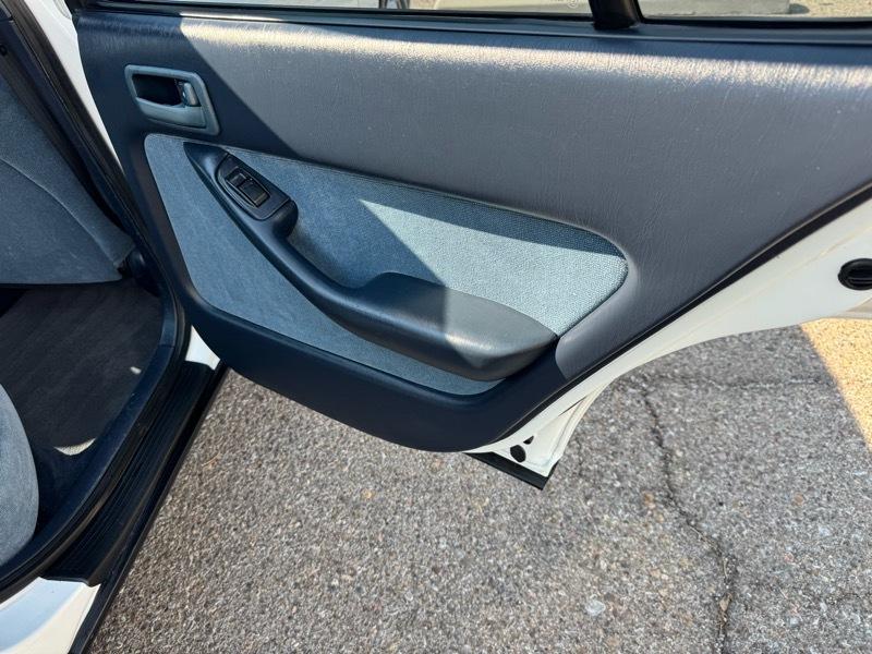 Toyota Camry 4dr Sedan LE Auto 1992