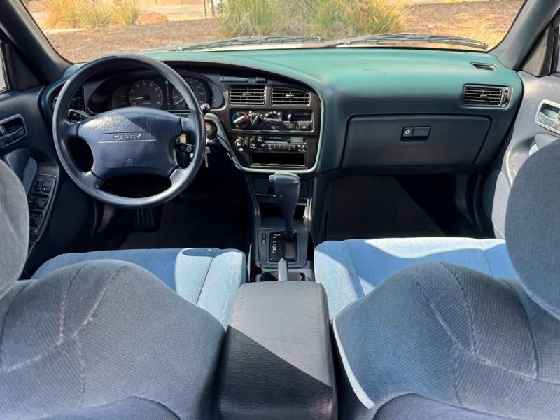 Toyota Camry 4dr Sedan LE Auto 1992