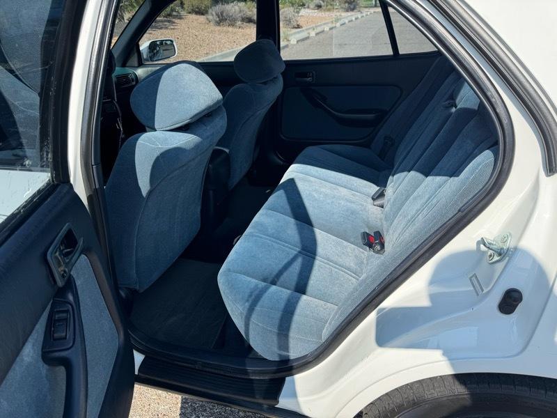 Toyota Camry 4dr Sedan LE Auto 1992