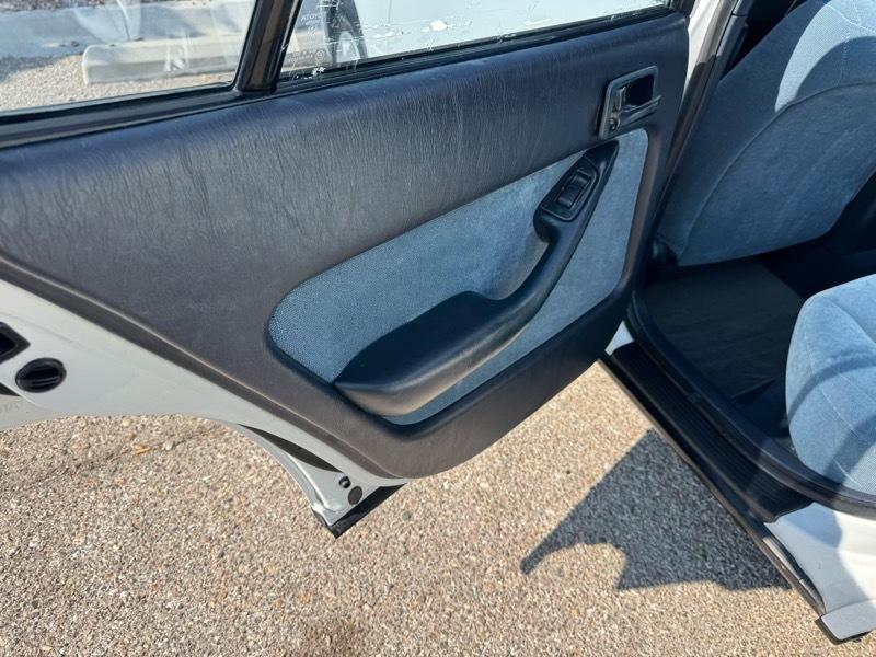 Toyota Camry 4dr Sedan LE Auto 1992