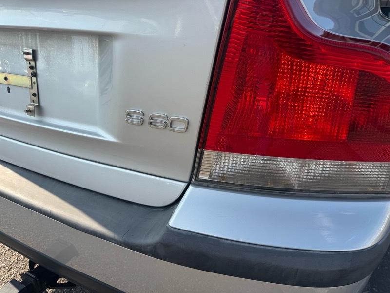 Volvo S60 2.4L Auto w/Sunroof 2002