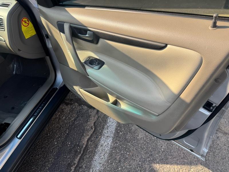 Volvo S60 2.4L Auto w/Sunroof 2002