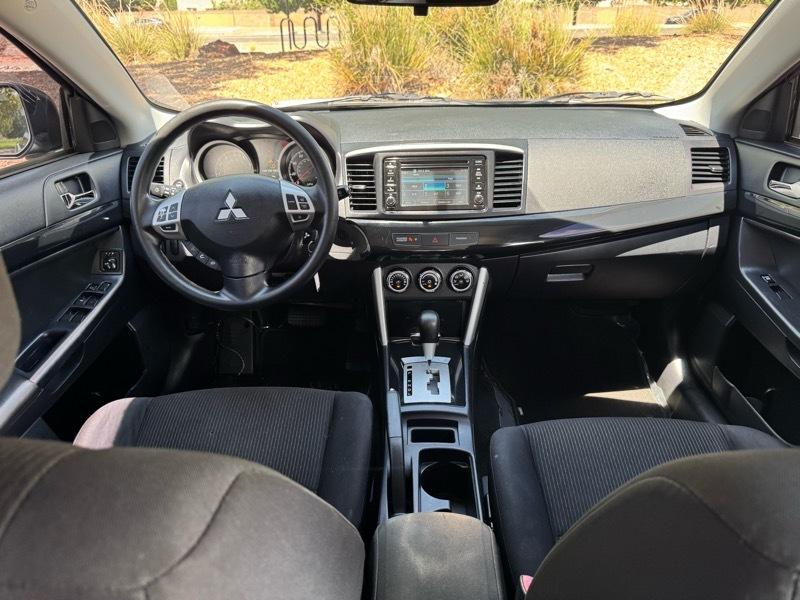 Mitsubishi Lancer ES 2.0 FWD CVT 2017