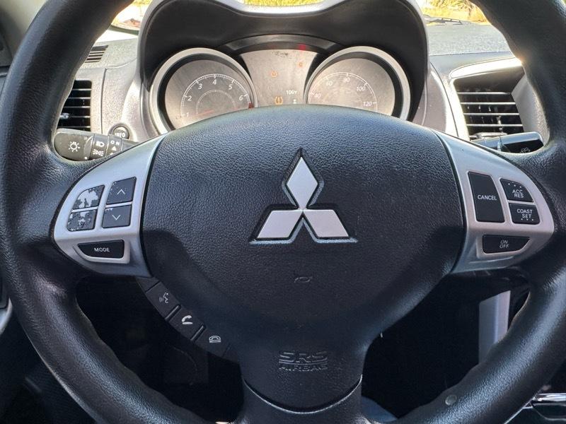 Mitsubishi Lancer ES 2.0 FWD CVT 2017