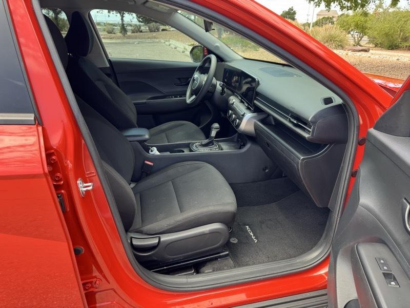 Hyundai Kona SE FWD 2024