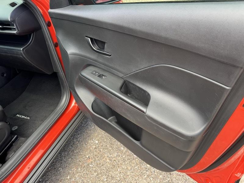 Hyundai Kona SE FWD 2024
