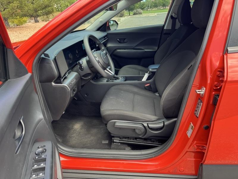 Hyundai Kona SE FWD 2024