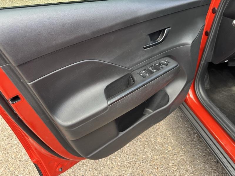 Hyundai Kona SE FWD 2024