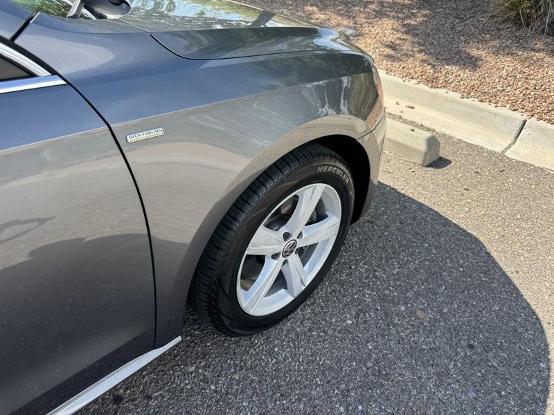 Volkswagen Passat 4dr Sdn 1.8T Auto Wolfsburg Ed PZEV 2014