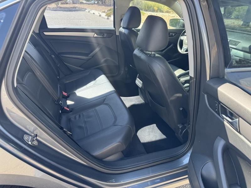 Volkswagen Passat 4dr Sdn 1.8T Auto Wolfsburg Ed PZEV 2014
