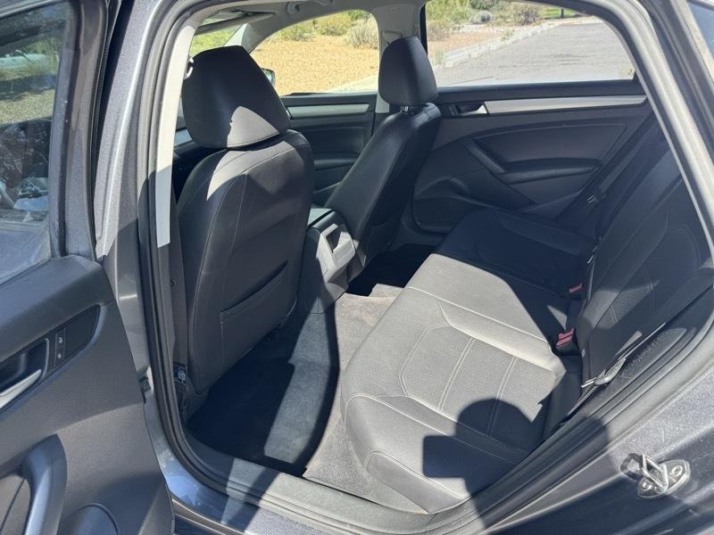 Volkswagen Passat 4dr Sdn 1.8T Auto Wolfsburg Ed PZEV 2014