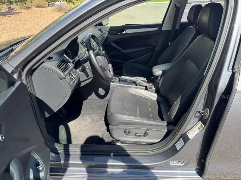 Volkswagen Passat 4dr Sdn 1.8T Auto Wolfsburg Ed PZEV 2014