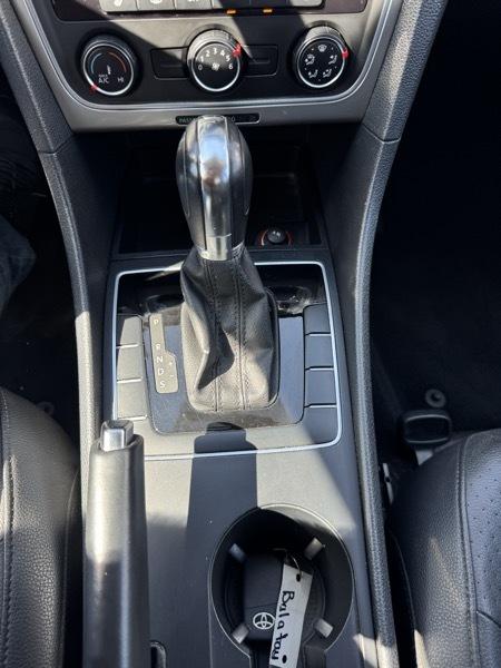 Volkswagen Passat 4dr Sdn 1.8T Auto Wolfsburg Ed PZEV 2014
