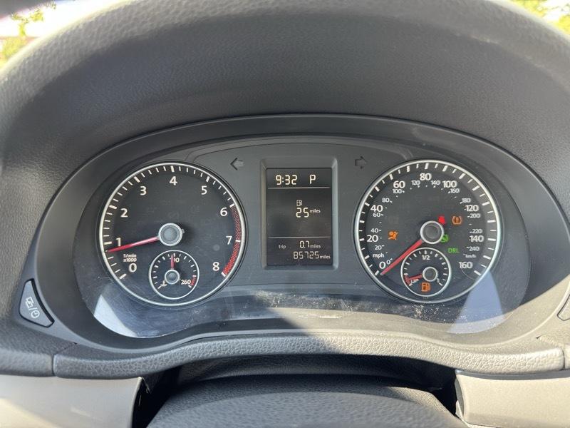 Volkswagen Passat 4dr Sdn 1.8T Auto Wolfsburg Ed PZEV 2014
