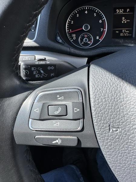 Volkswagen Passat 4dr Sdn 1.8T Auto Wolfsburg Ed PZEV 2014