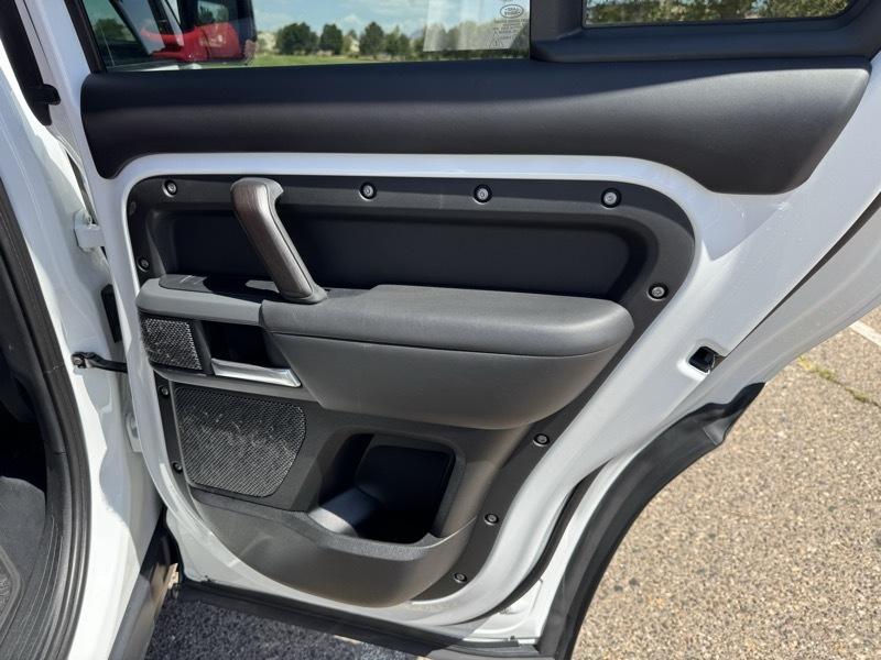 Land Rover Defender 110 X-Dynamic HSE AWD 2022