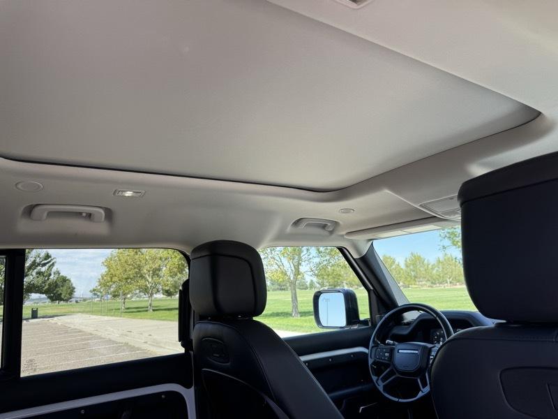 Land Rover Defender 110 X-Dynamic HSE AWD 2022