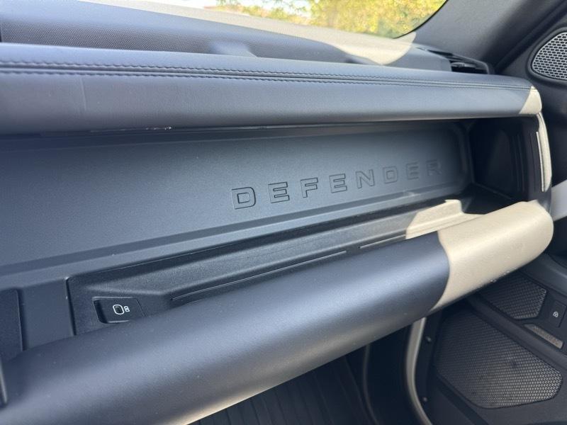 Land Rover Defender 110 X-Dynamic HSE AWD 2022