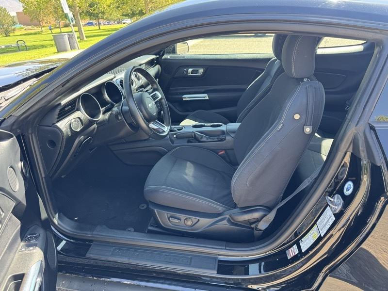 Ford Mustang EcoBoost Fastback 2021