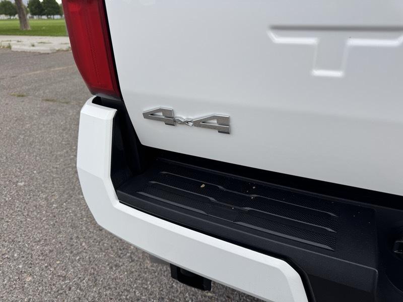 Toyota Tacoma 4WD TRD Off Road Double Cab 5' Bed MT (Natl) 2024