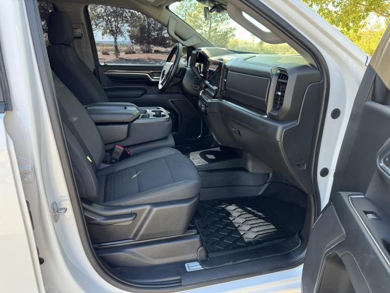 Chevrolet Silverado 1500 4WD Crew Cab 147" LT w/1LT 2023