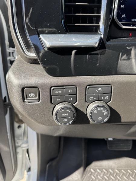Chevrolet Silverado 1500 4WD Crew Cab 147" LT w/1LT 2023