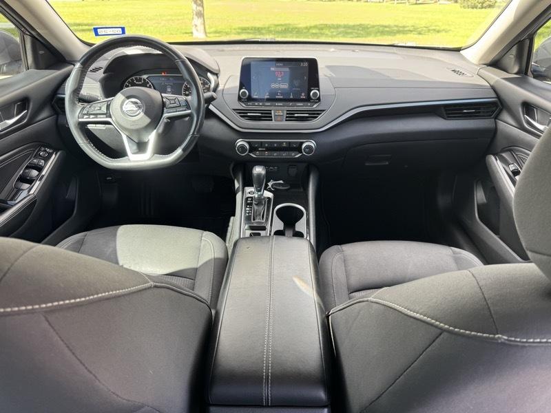 Nissan Altima 2.5 SV Sedan 2022