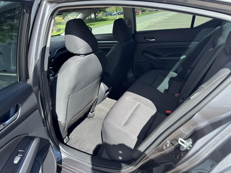 Nissan Altima 2.5 SV Sedan 2022