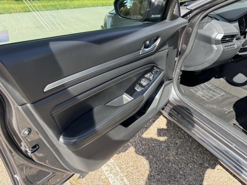 Nissan Altima 2.5 SV Sedan 2022