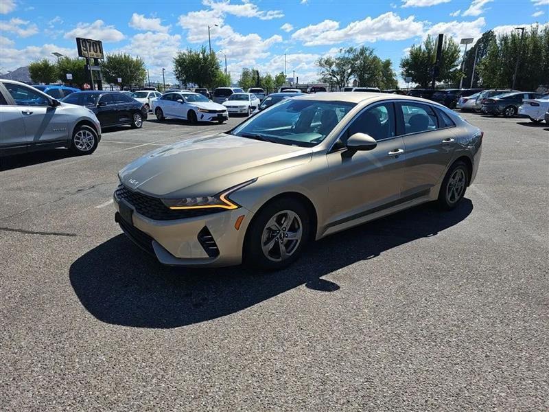  2022 Kia K5 LXS FWD   