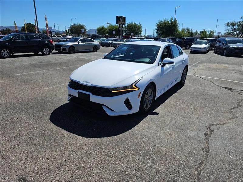 White 2022 Kia K5 Sedan Front-Wheel Drive 8-Speed Automatic