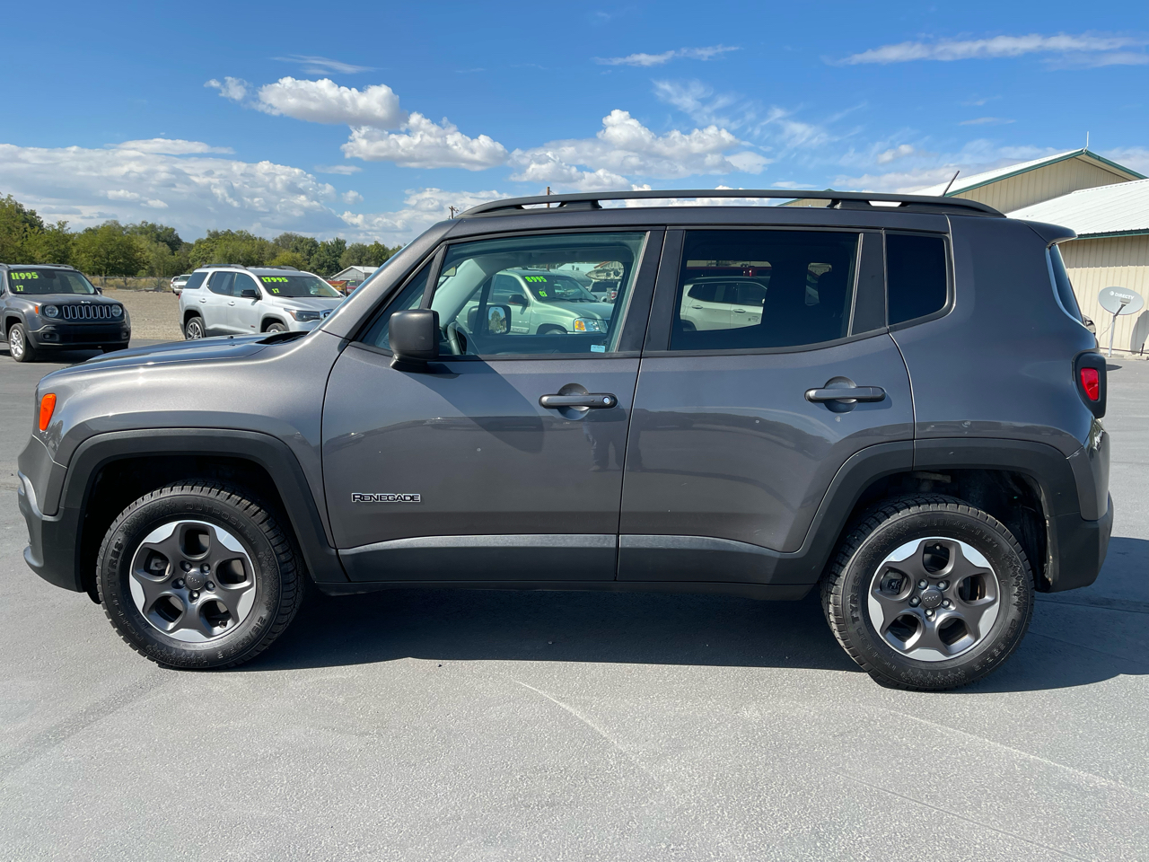 2017 Jeep Renegade Sport photo 2