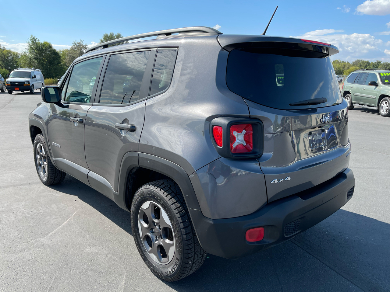 2017 Jeep Renegade Sport photo 3