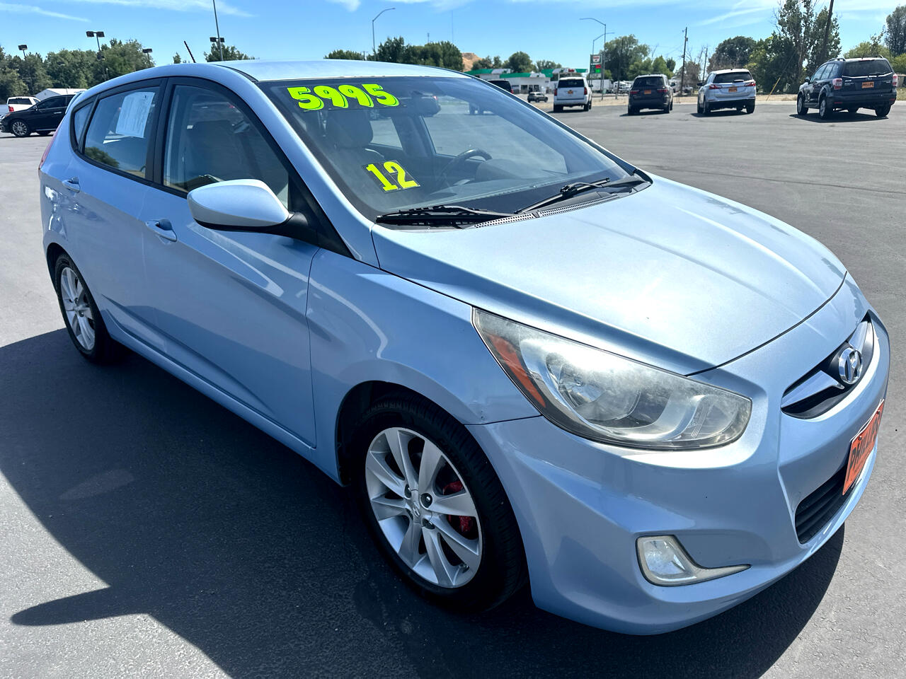 2012 Hyundai Accent SE photo 2
