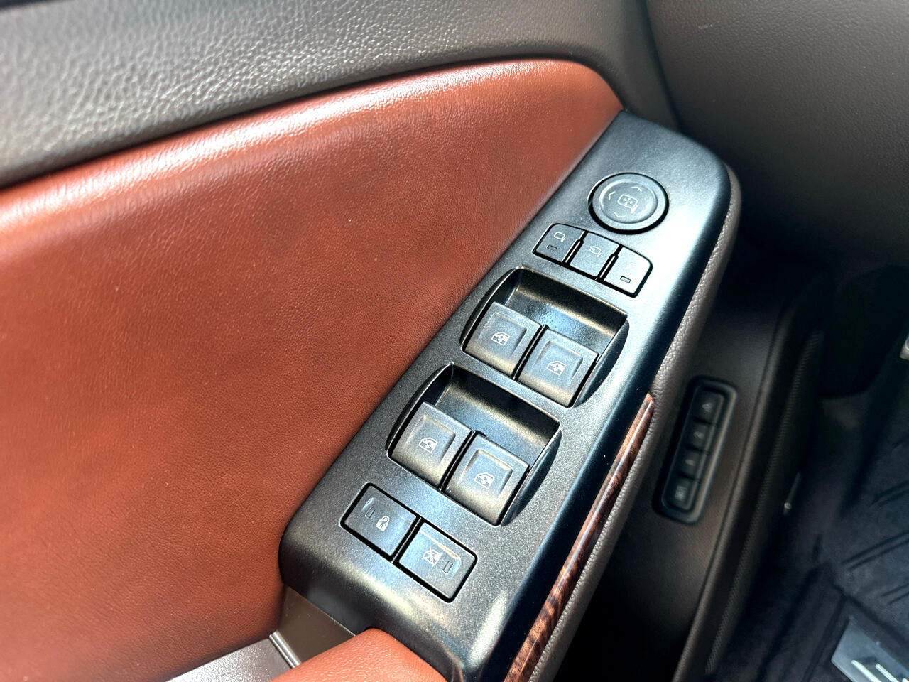 Chevrolet Tahoe 4WD 4dr Premier 2017 Chevrolet Tahoe 4WD 4dr Premier 2017