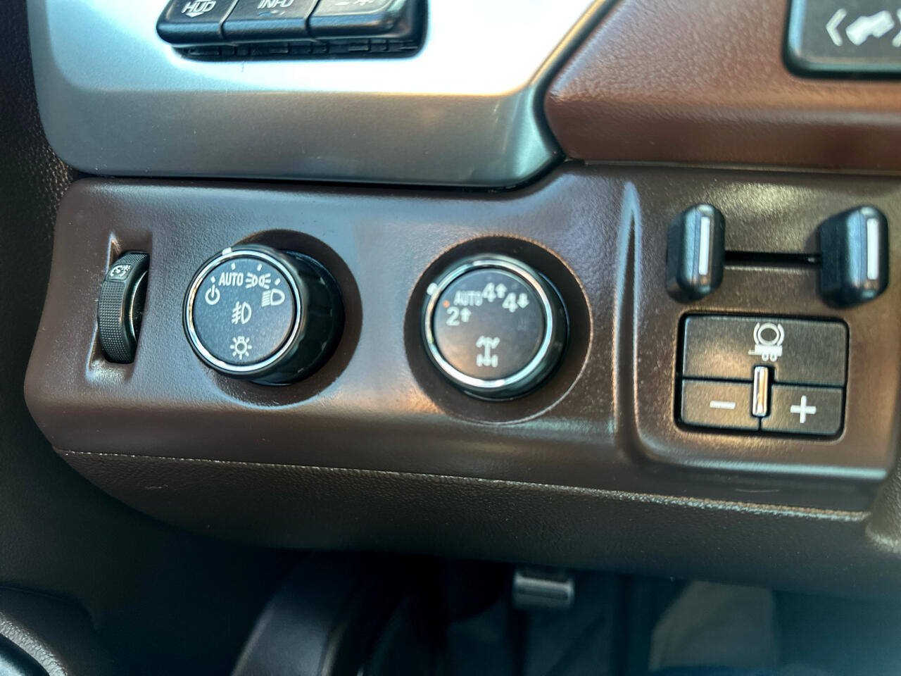 Chevrolet Tahoe 4WD 4dr Premier 2017 Chevrolet Tahoe 4WD 4dr Premier 2017