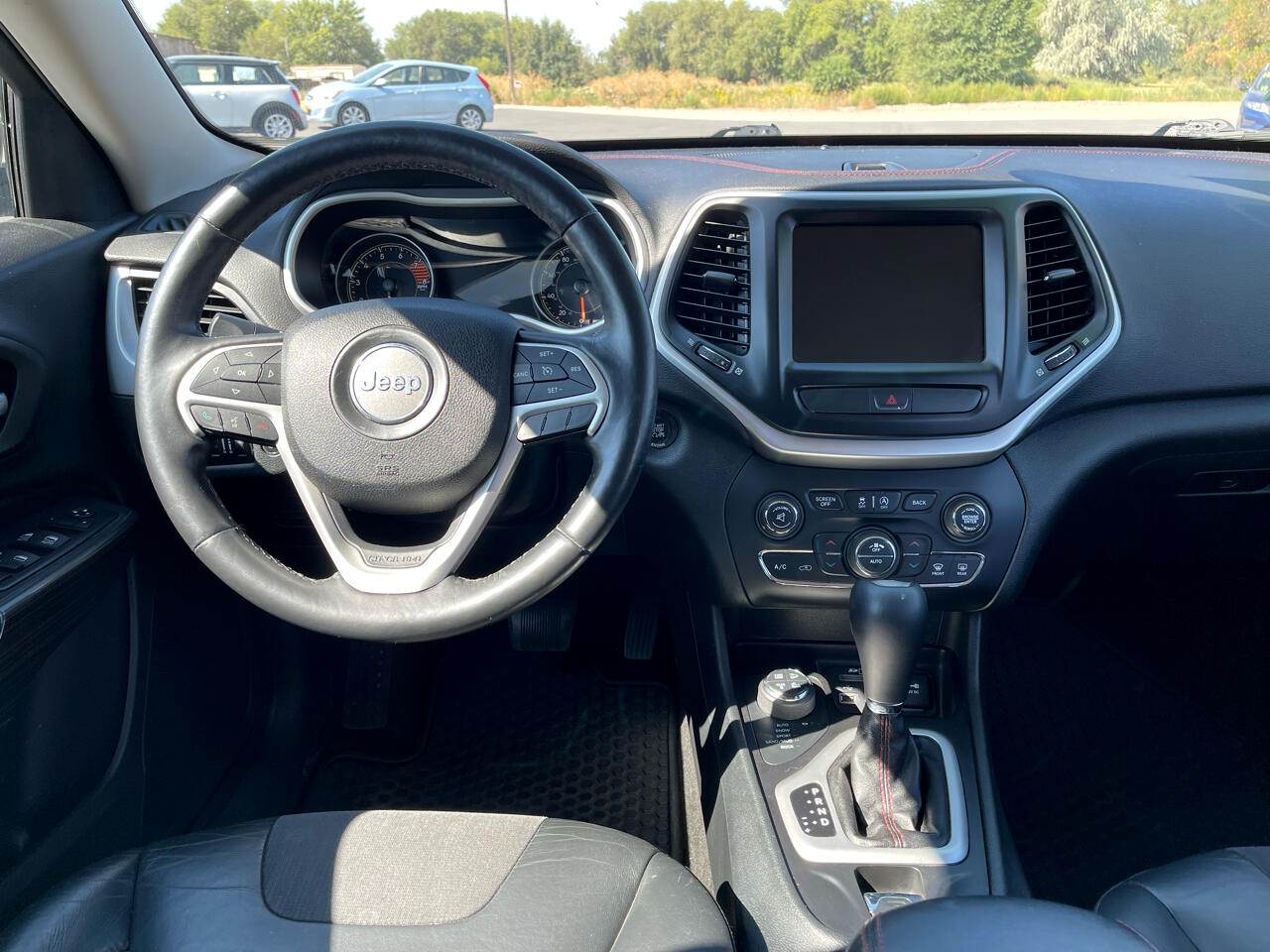 2016 Jeep Cherokee Trailhawk photo 13