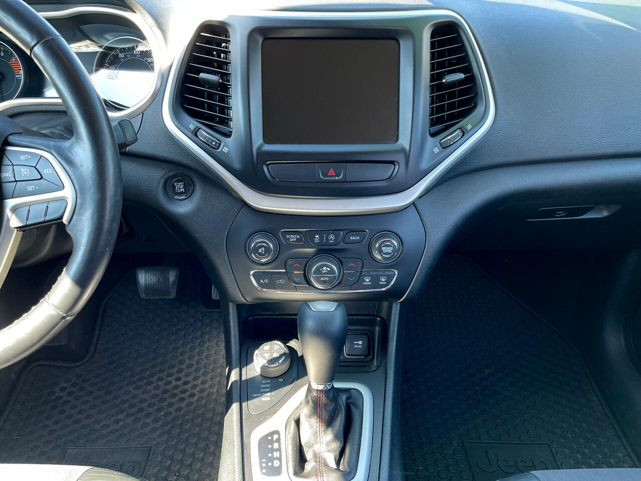 2016 Jeep Cherokee Trailhawk photo 14