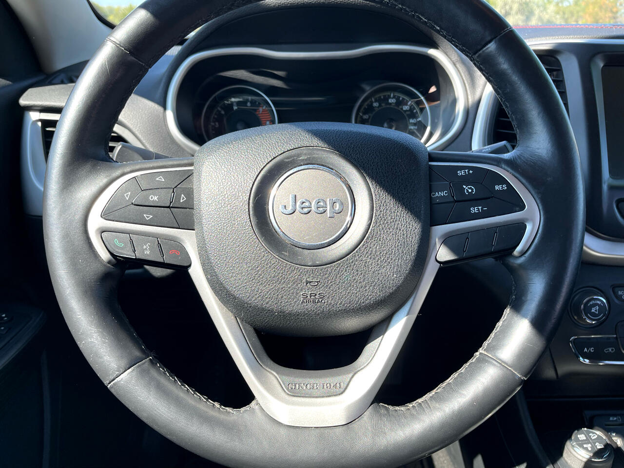 2016 Jeep Cherokee Trailhawk photo 15