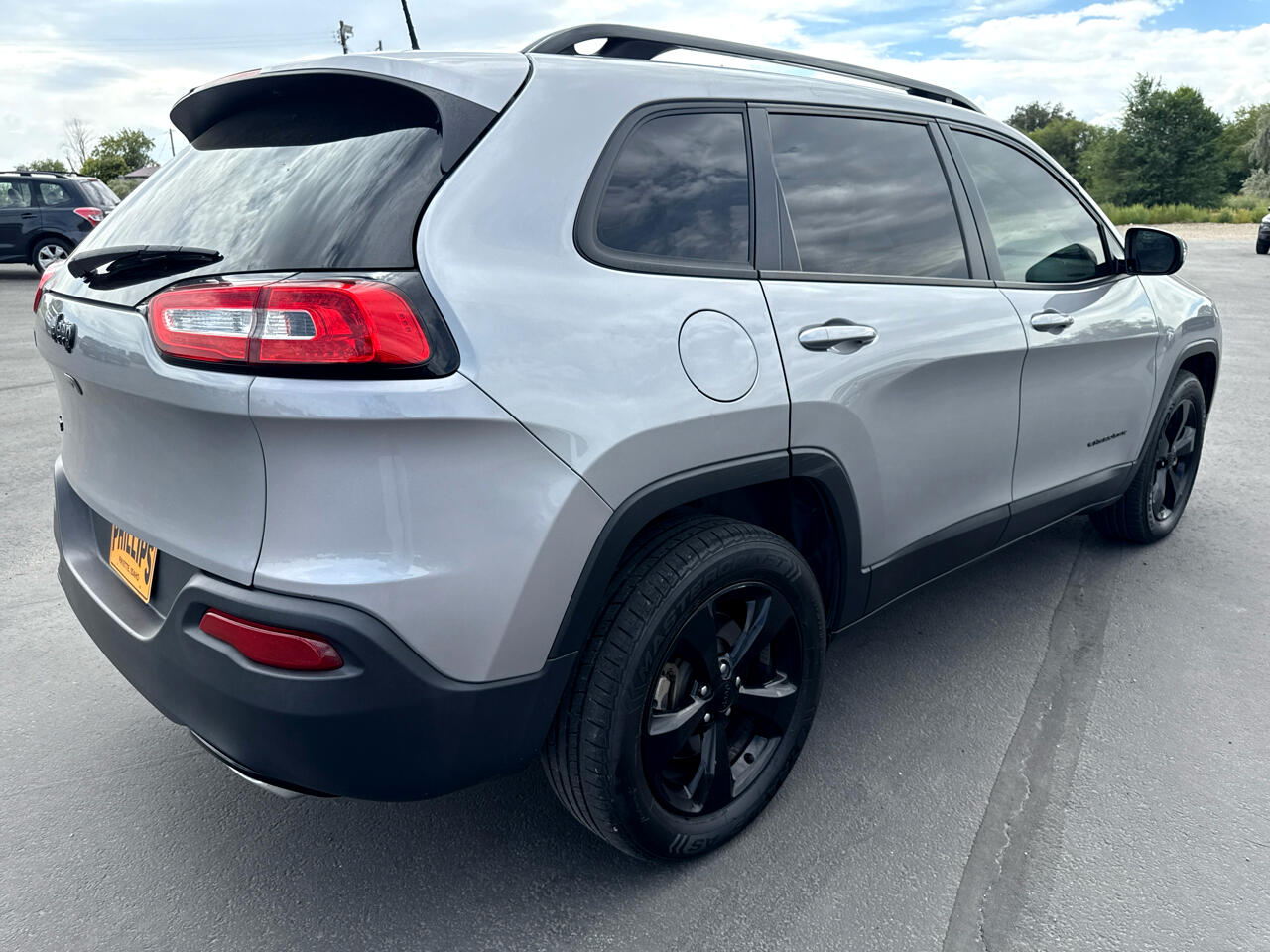 2016 Jeep Cherokee Altitude photo 3