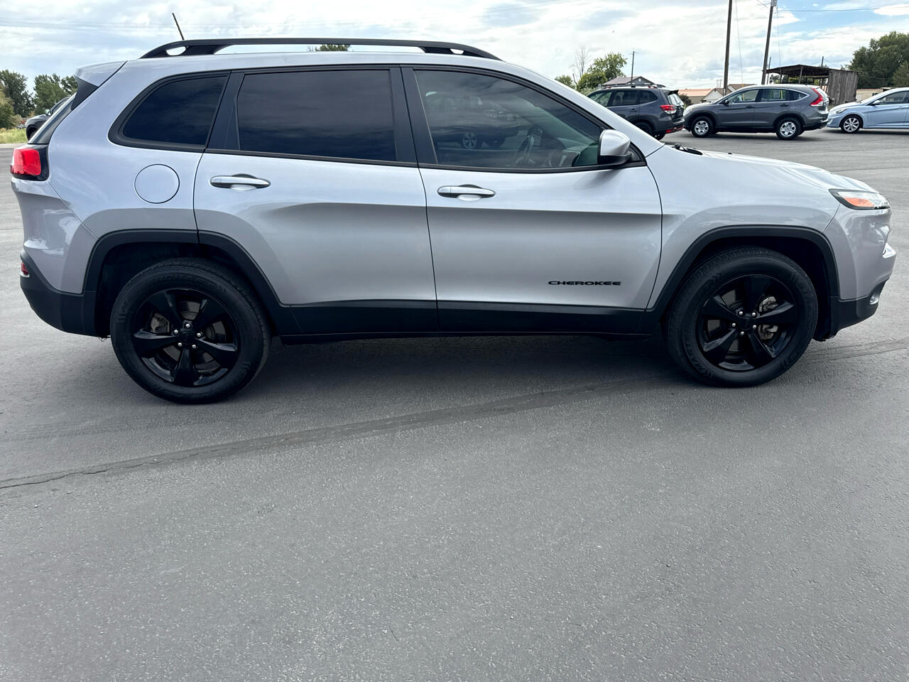 2016 Jeep Cherokee Altitude photo 4