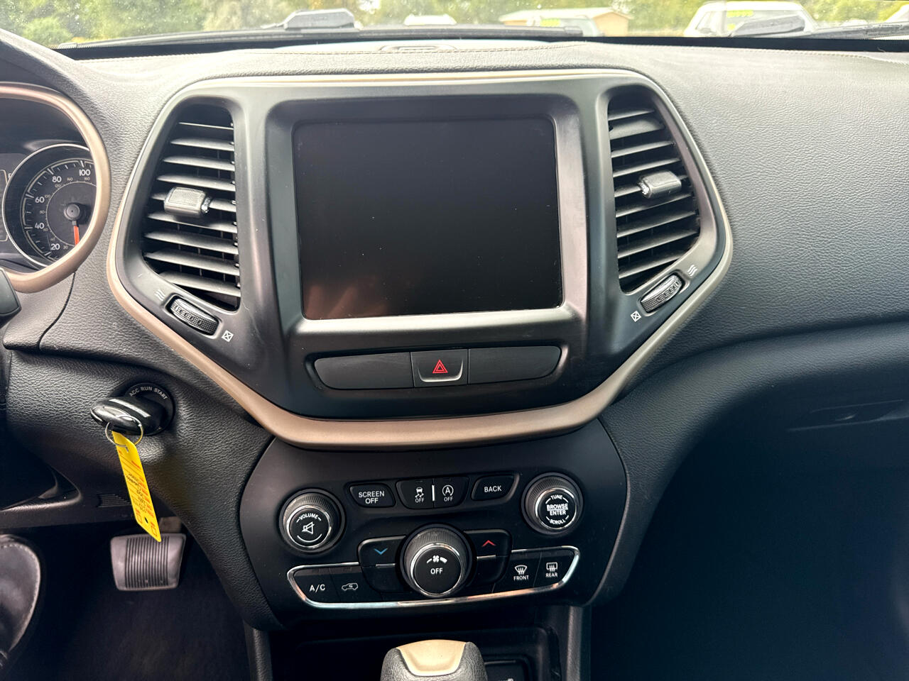2016 Jeep Cherokee Altitude photo 14