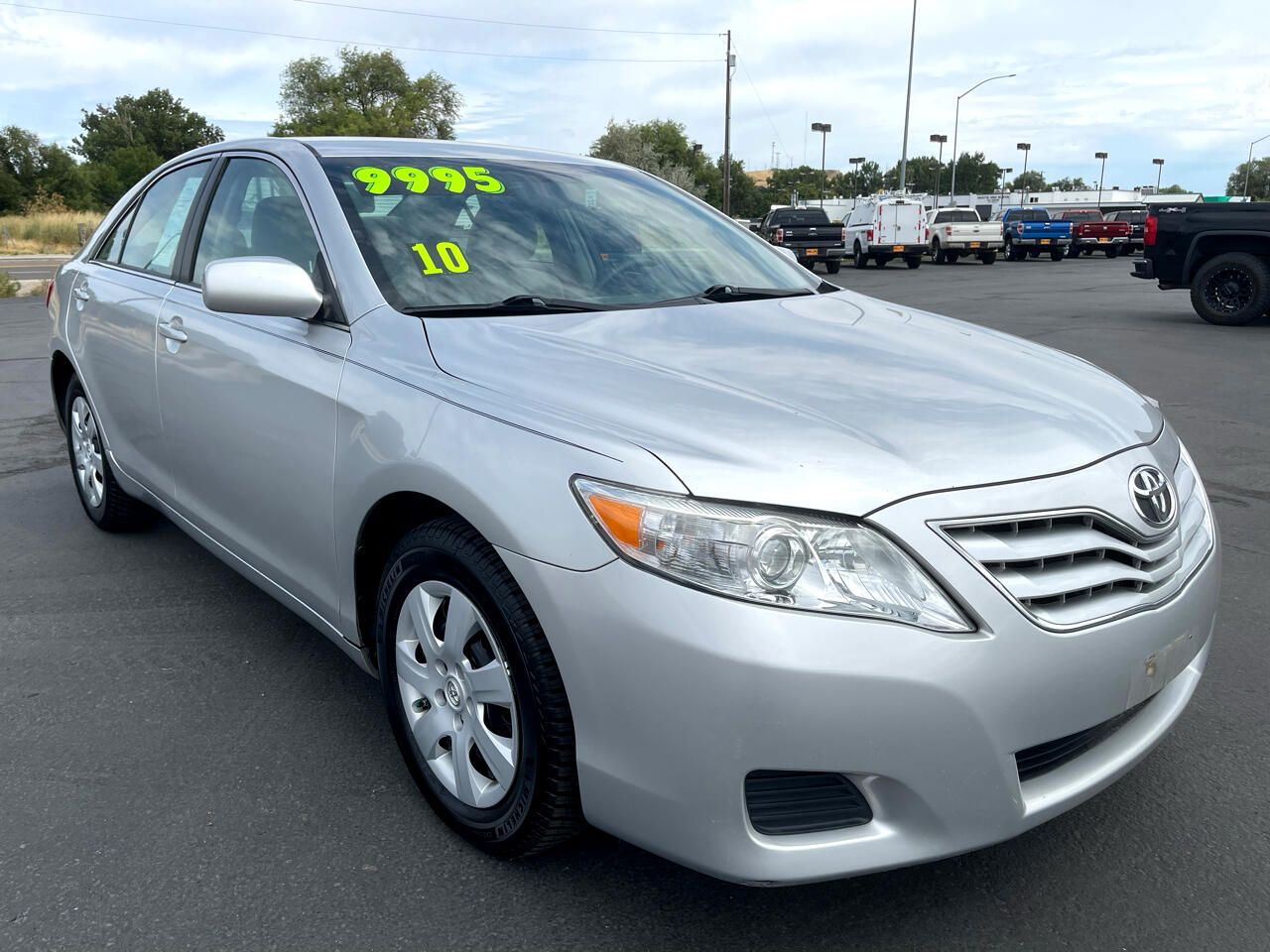 2010 Toyota Camry LE photo 5