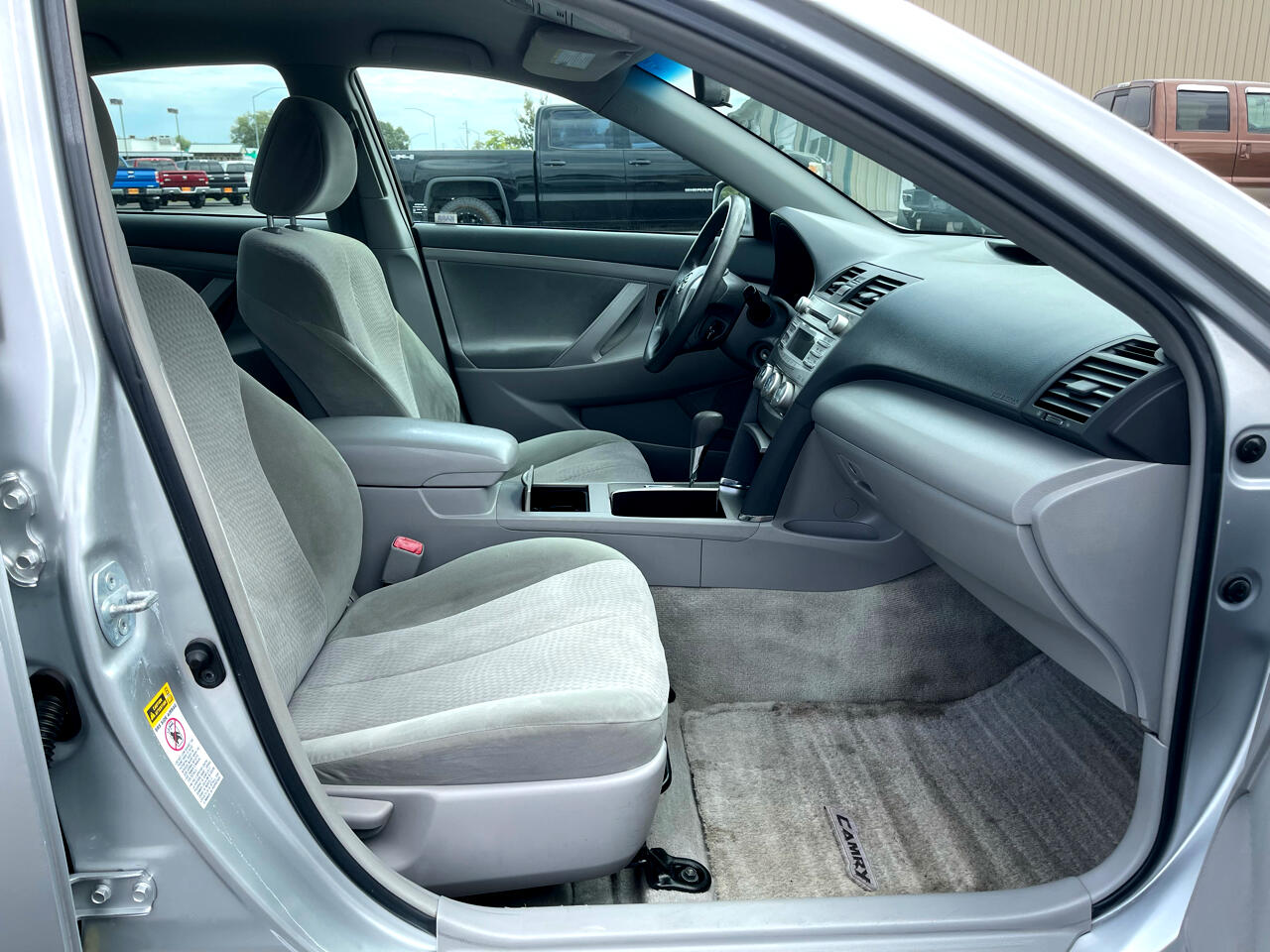 2010 Toyota Camry LE photo 13